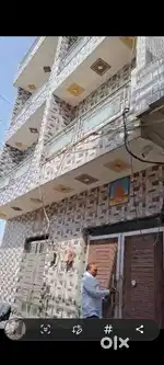 Rawata more gali 100 gaj ka plot h 4 manjil bana hua h with farnicher