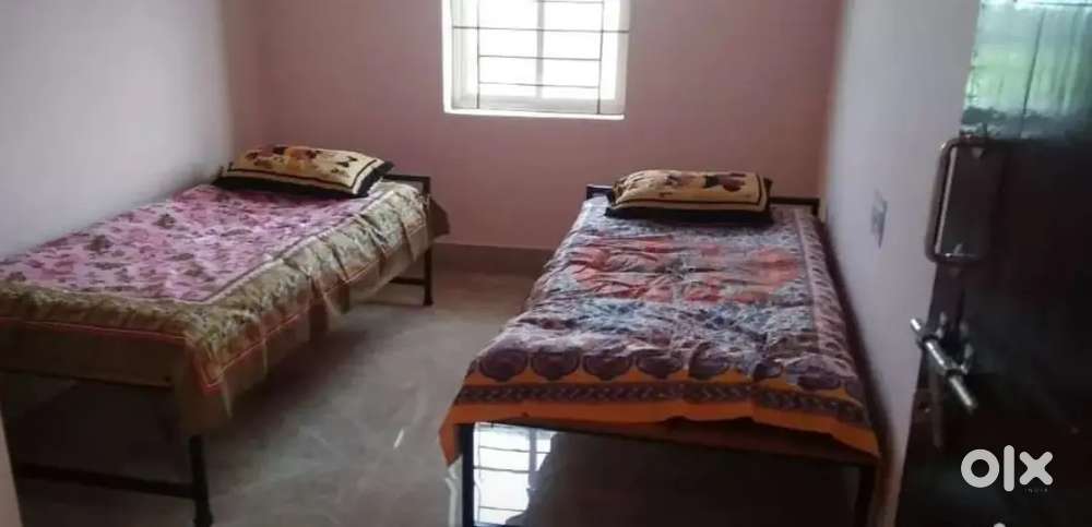 PG for boys near infocity and KIIT college