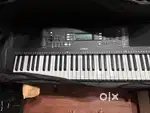 Keybord yamaha PSR E373