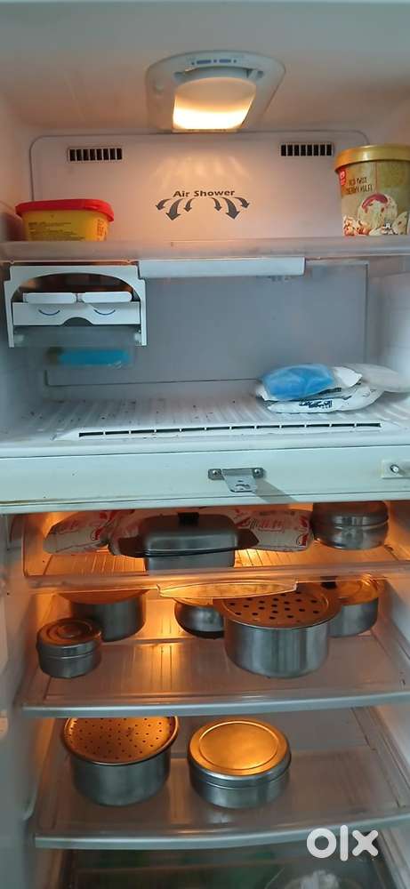 For sale refrigerator made in korea 520 litre capacity location AMD,GJ