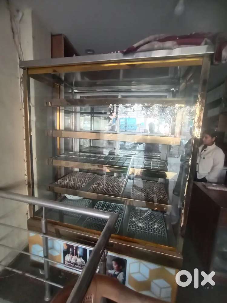 Display counter for cake and pastries