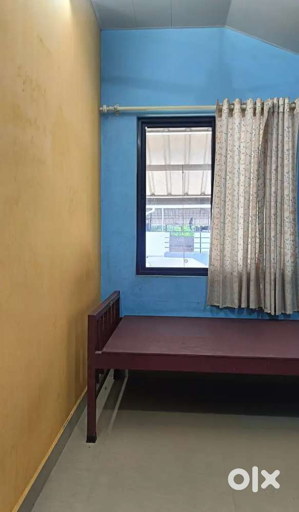 Single rooms for rent