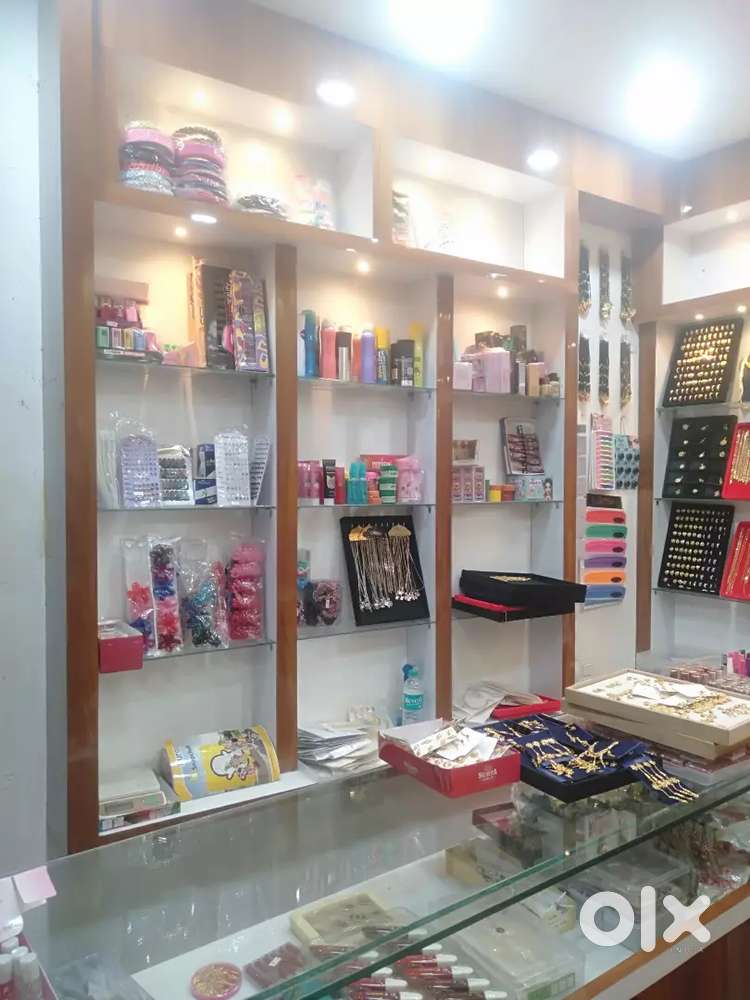 One gram gold and cosmetics items are for sell