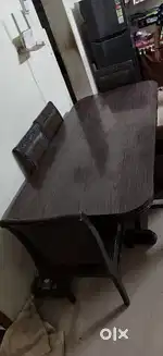 Sagwan wooden dinning table