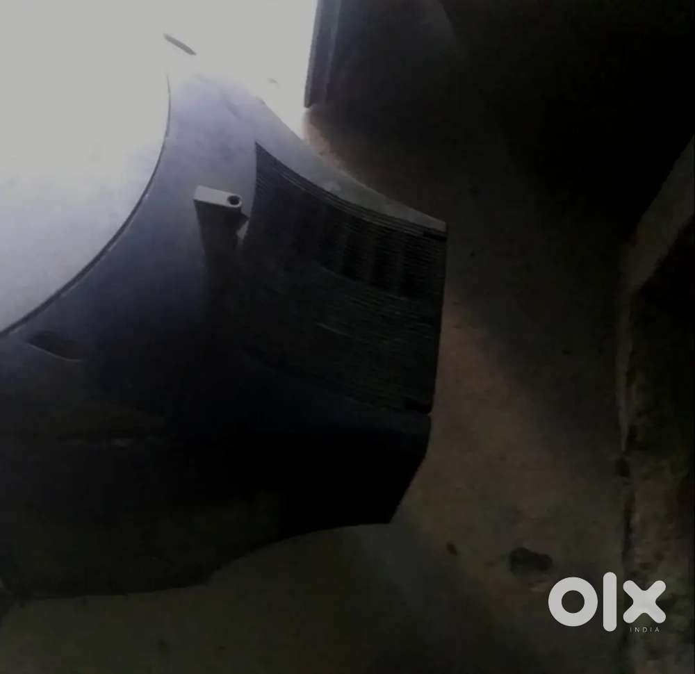 Samsung TV of 30 INCH in very good working condition and coloured TV