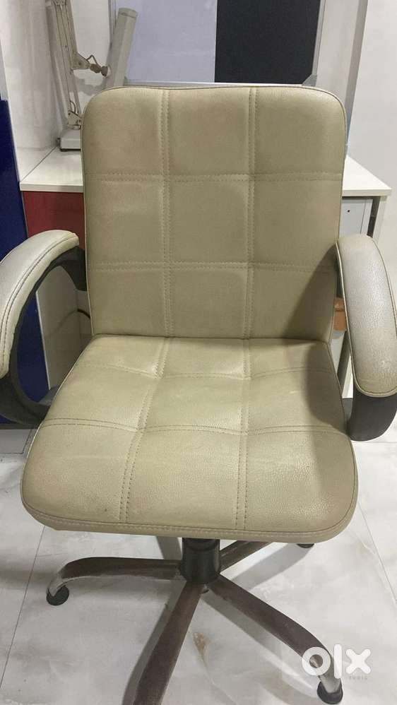 Desk chair, wardrobe chair and table