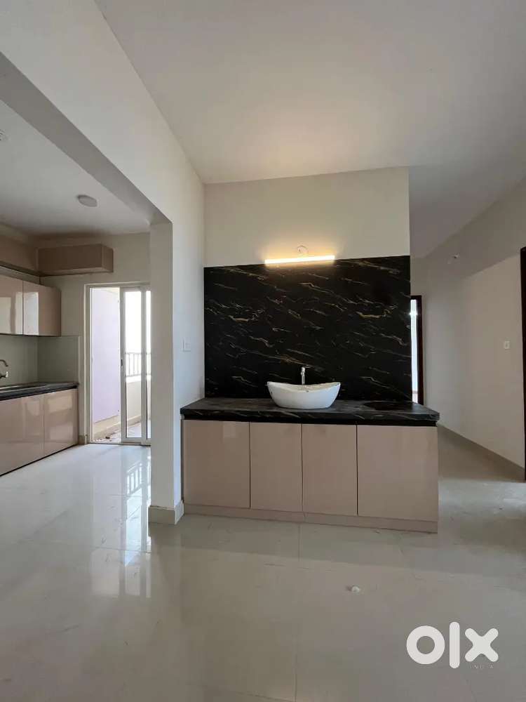 3Bhk semi furnished flat with modular kitchen in available for rent.
