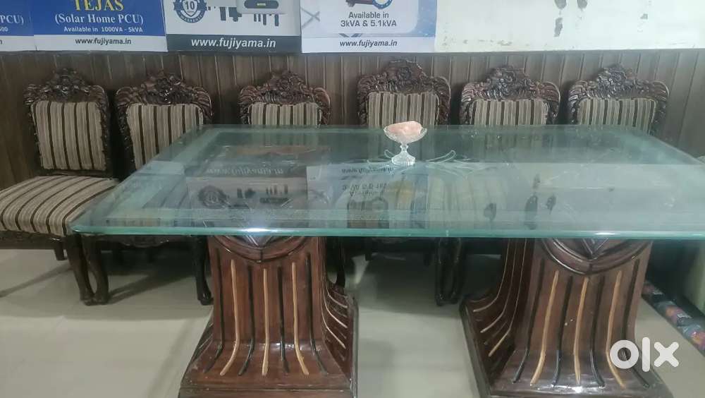 Dining table with 6 chairs