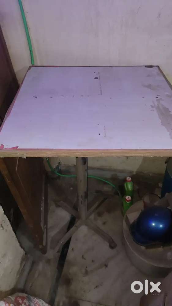 Restaurant Steel standing table good condition