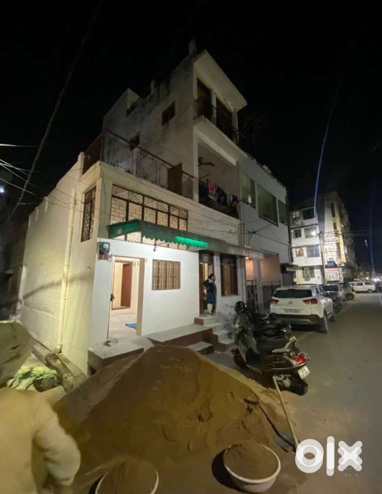 Shop/Office/Godown for Rent Onroad