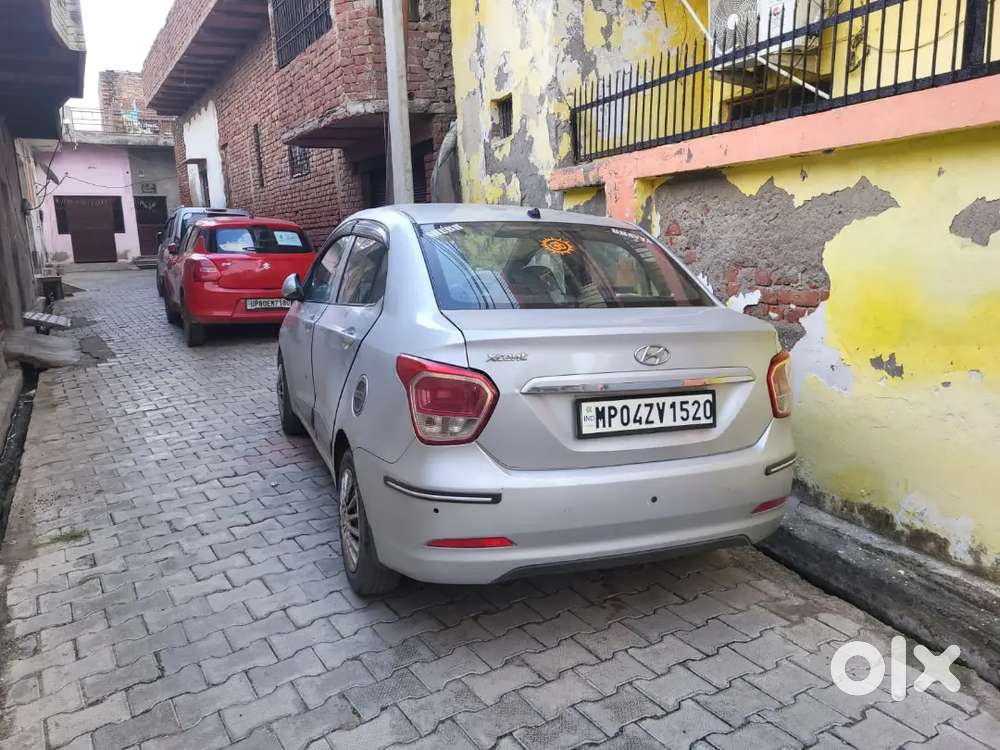 Hyundai Xcent 2016 Diesel 82000 Km 28 plus mileage