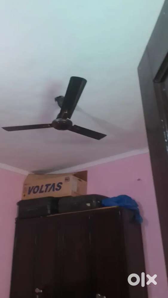55 gaj flat for sale only 1800000, with double bed, 2 Almirah, 1 AC