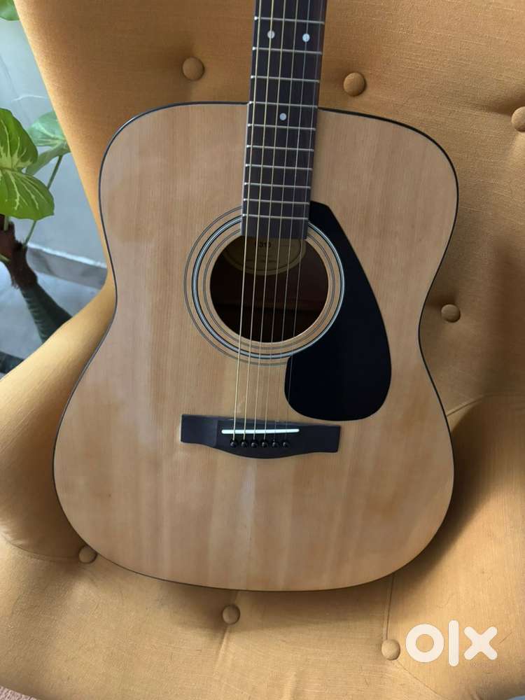 Yamaha F310 aucustic guitar