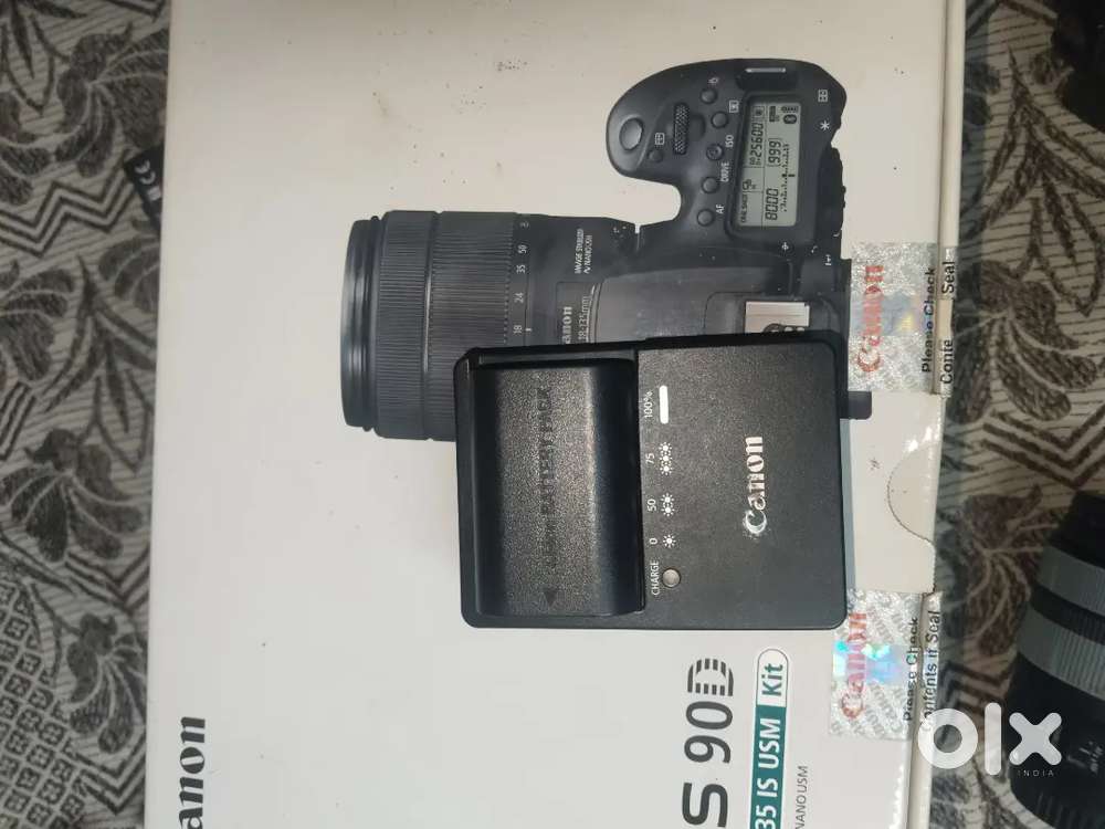 Canon 90D lence 18-135