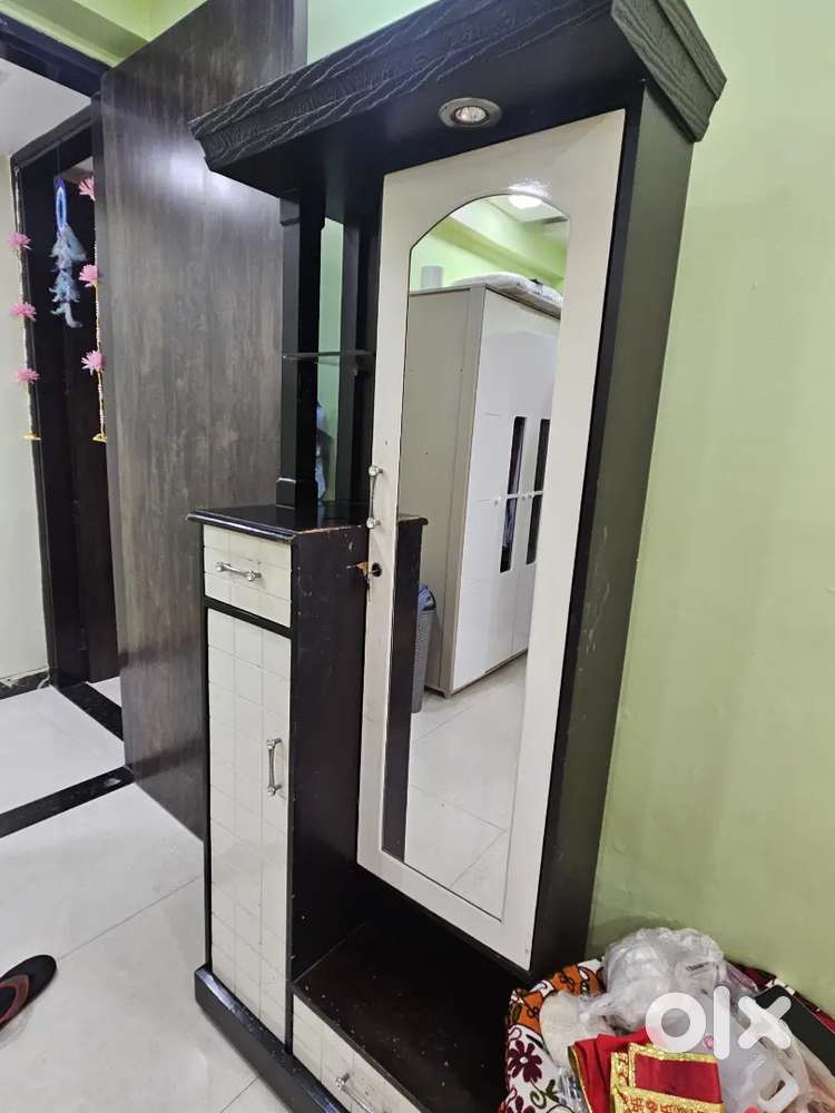 Dressing table