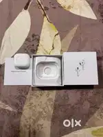 Iphone Airpods 4 with noice cancellation