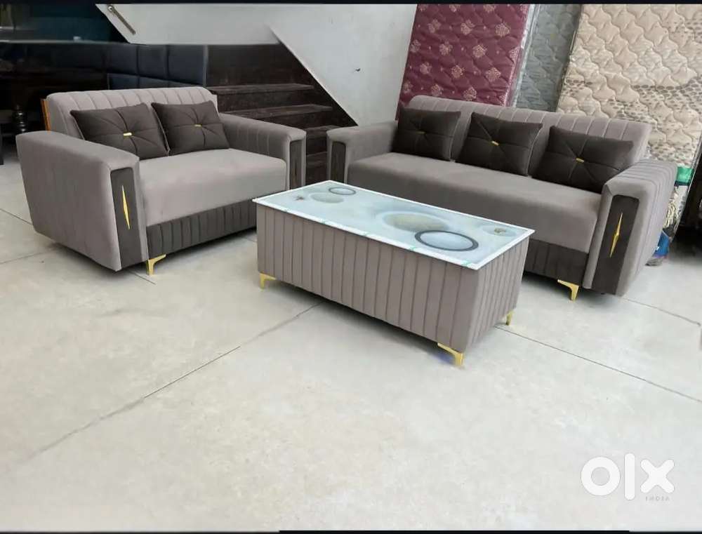 Nagpur Furniture Zone,  Elegant 5 Seater Sofa With Trendy Tea Table