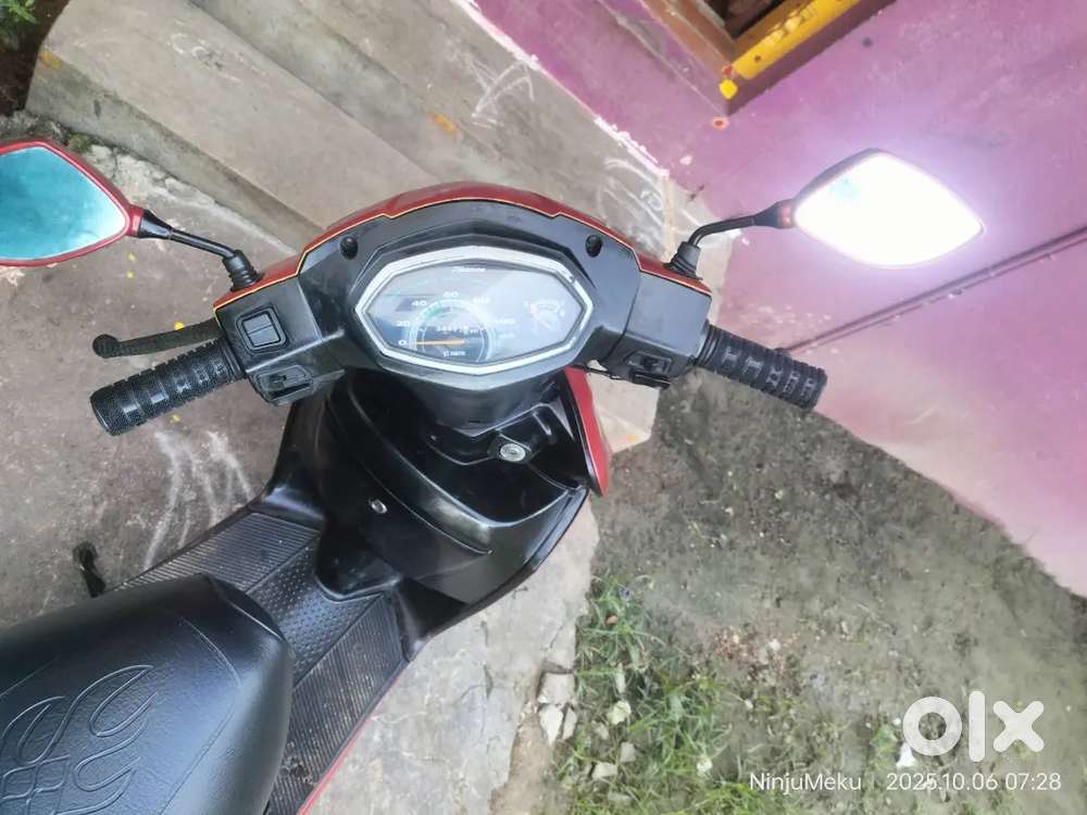 Hero pleasure scooter  recently service ready to drive