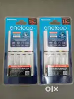 Panasonic smart quick charger 2 pic and 4 batteries ( eneloop)