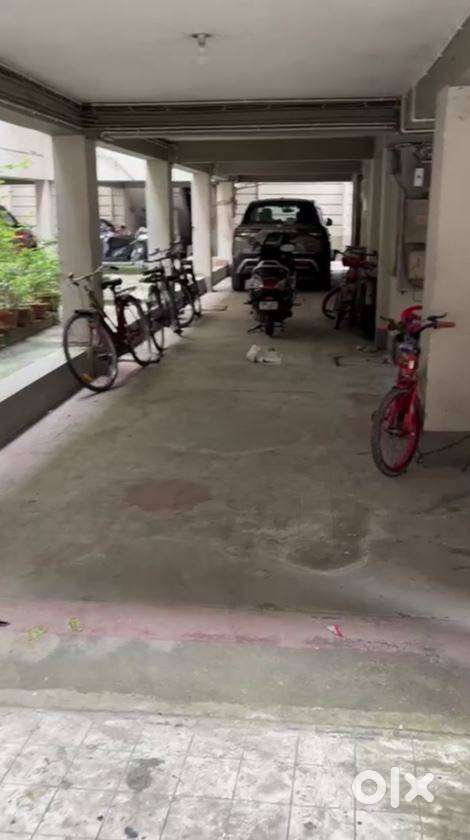 Rent Garage for 2/4 wheeler in Rishi Apartment , behala , Royd Park ,