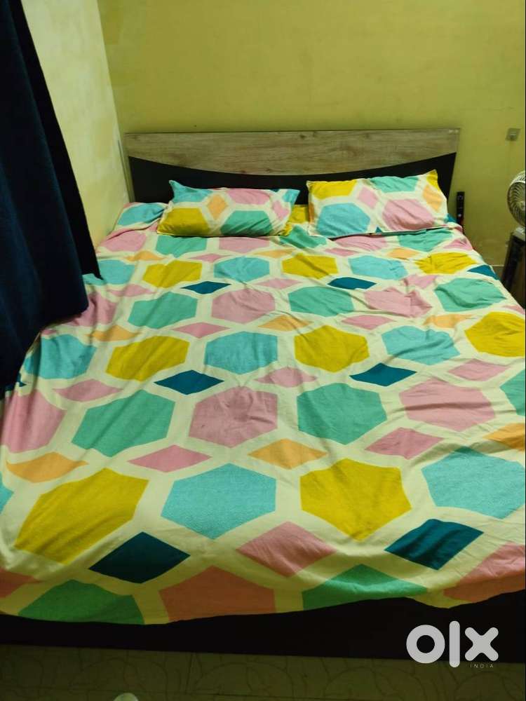 BED, AC, FRIDGE, WATER PURIFIER, INVERTER BATTERY, GAS STOVE