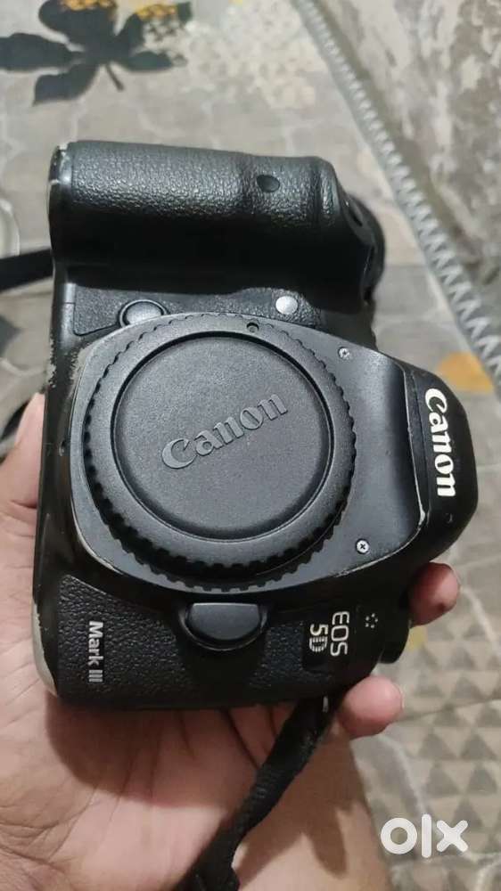 CANON 5D MARK III WITH 24-105 CANON LENS