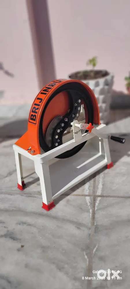 Saag cutting machine