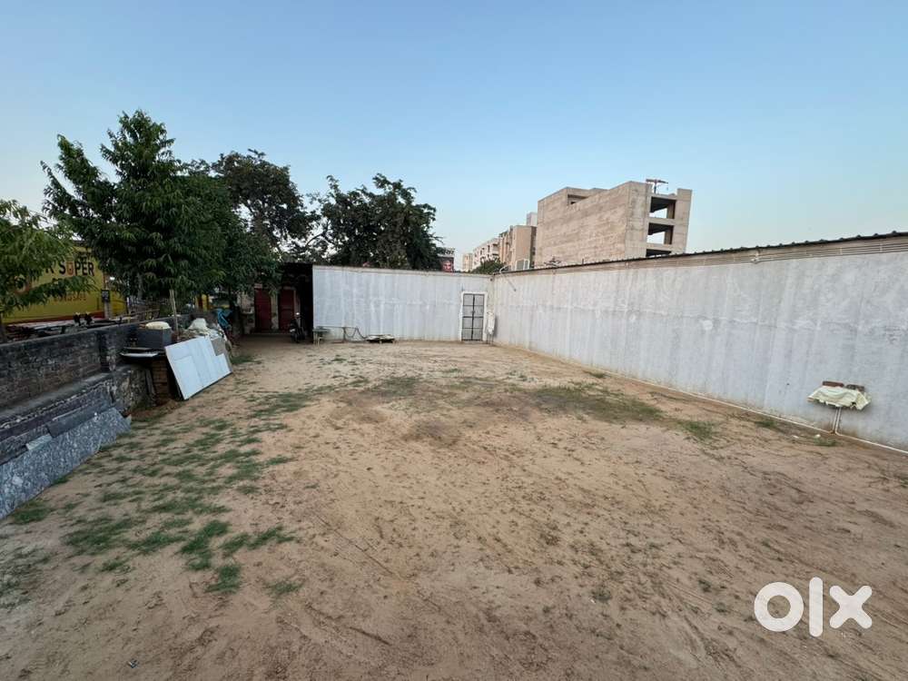 2700 sqft area available for rent for any departmental store