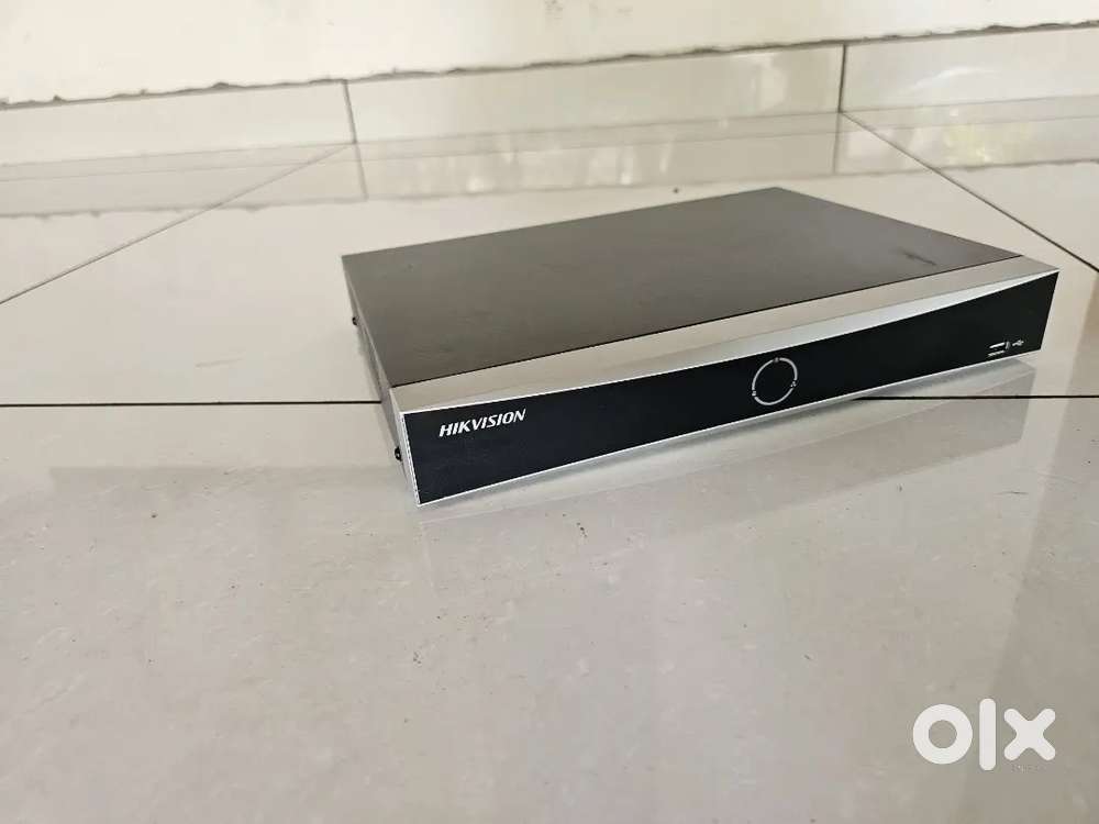 HIKVISION 16CH 8MP NVR used