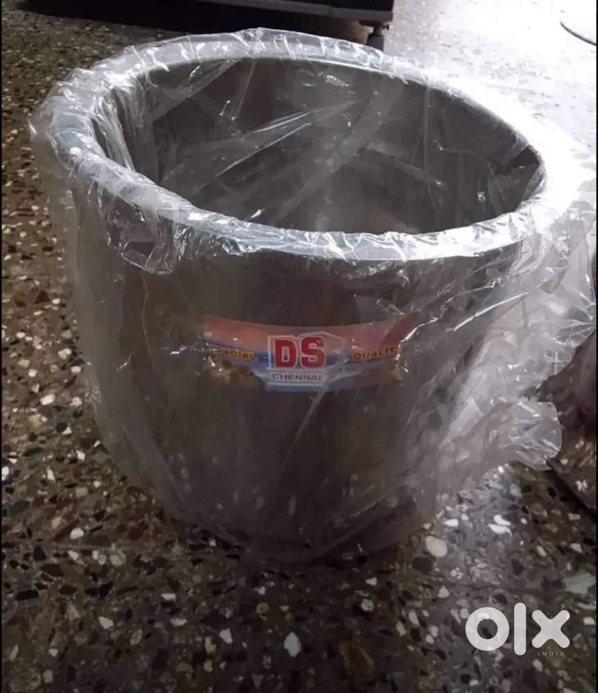 Stainless steel vessels