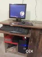 A good condition computer of window 10 with no damage with table