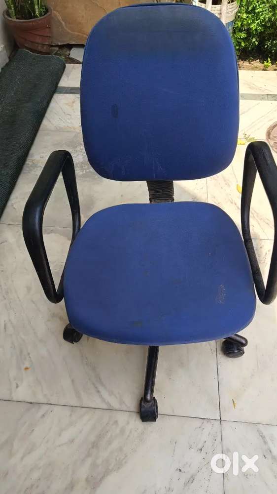 Computer wheel chairs in good condition