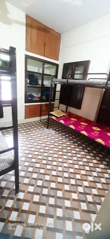 PG LADIES HOSTEL WITH HOMELY FOOD