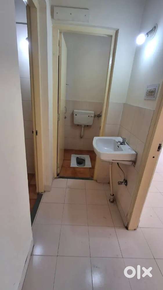 3 bhk flat available for rent in geeta society