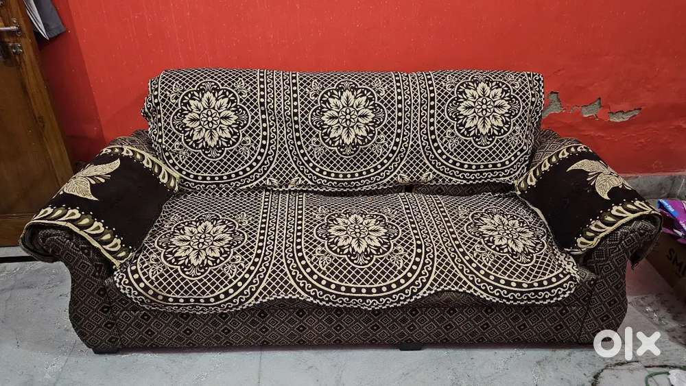 5 seater sofa set for sale Brand new condition Used sofa set (3+1+1)