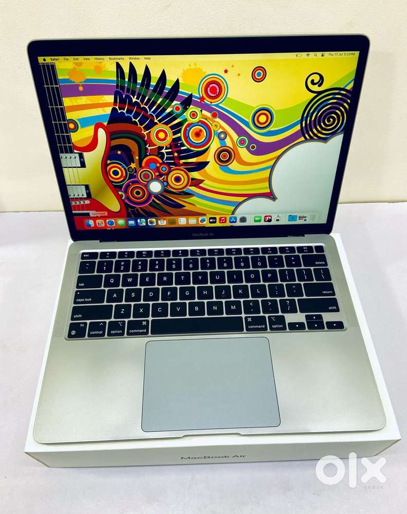 ( Mac huB ) - Apple MacBook Air 13” m1 chip - 8 GB Ram / 256 GB  SSD.