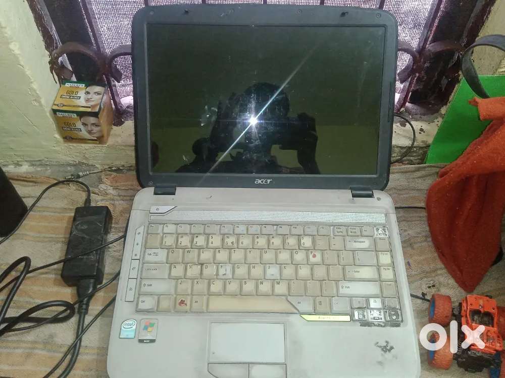 aux problem and display ke piche support lagani padti hai