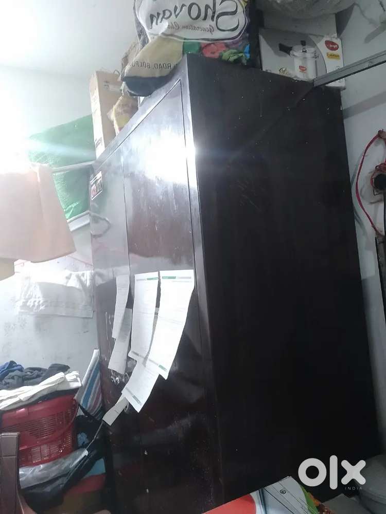 Almirah 7 foot for sale