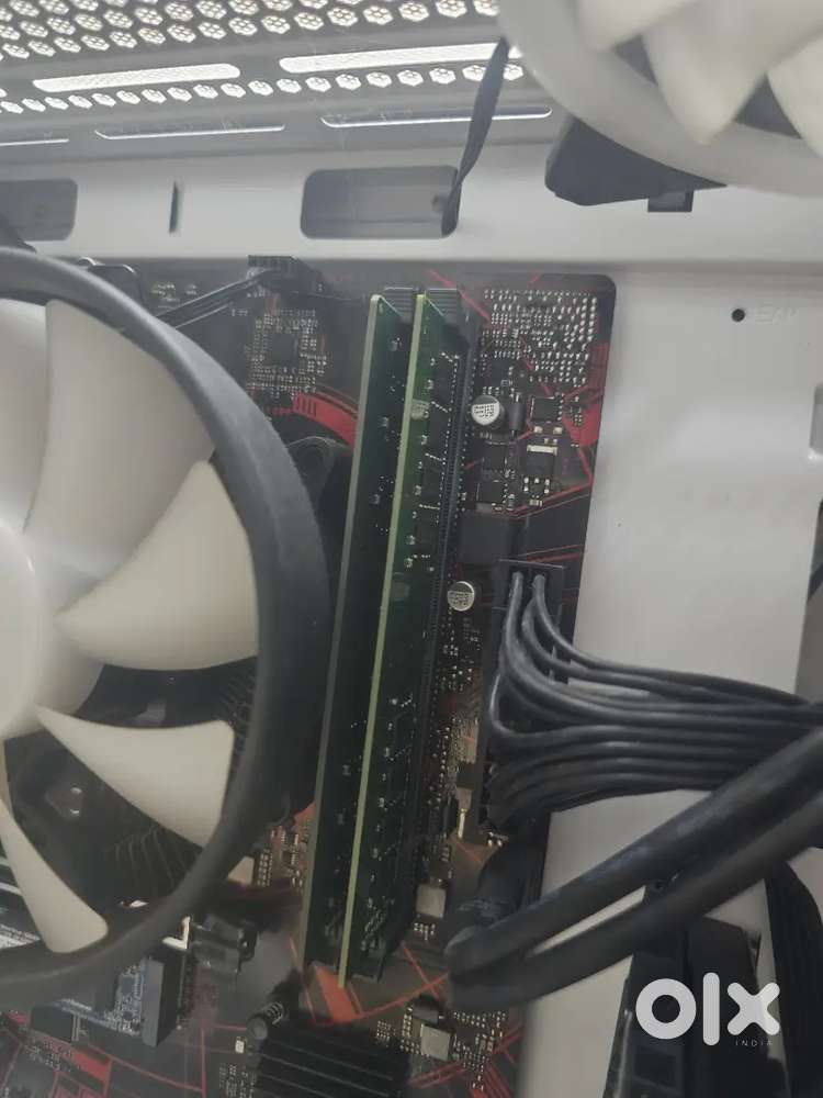 8×2 = 16gb Ram 3200mhz (branded)