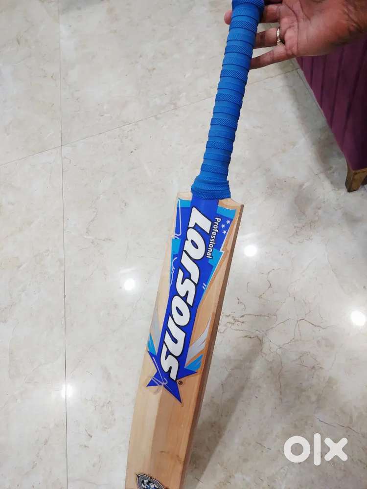GREAT DEAL Like New Condition! Authentic Leather Cricket bat for sale