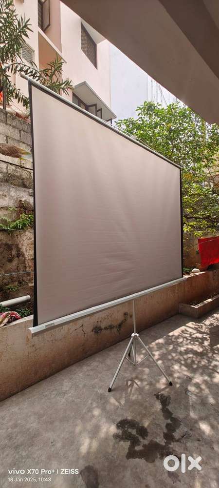 Projecter screen big size