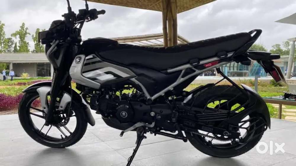 Bajaj freedom 125 cng for sell 6 months old full vimo company warranty