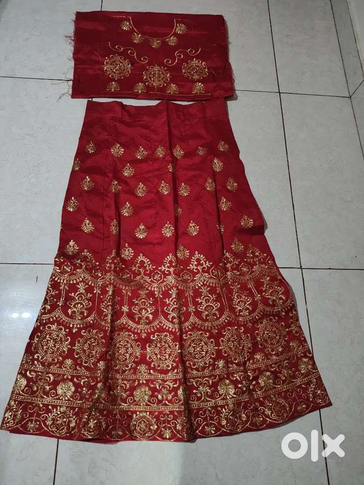 ચણિયાચોલી Red colour