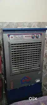 Large Cooler in New condition for sale with solid heavy exhaust Motor