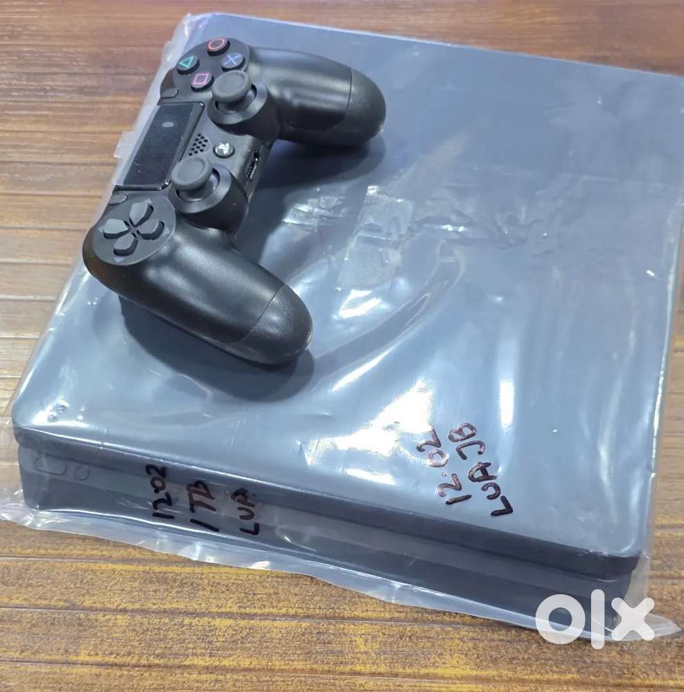Ps4 slim 1TB 12.02 15games  imported console