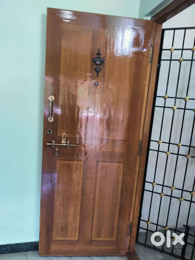 Spacious 2 br apartment only 100 mtrs from Pallikaranai busstop