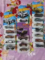Hot Wheels set with three treasure hunts