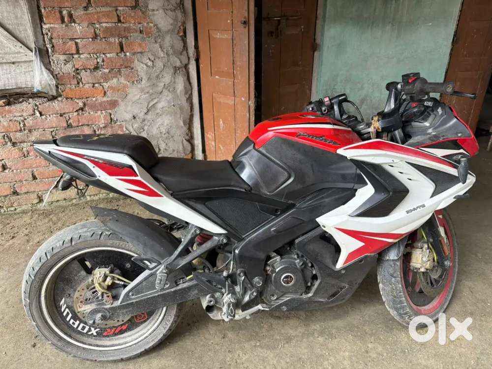 Rs200 bs6 2020 model