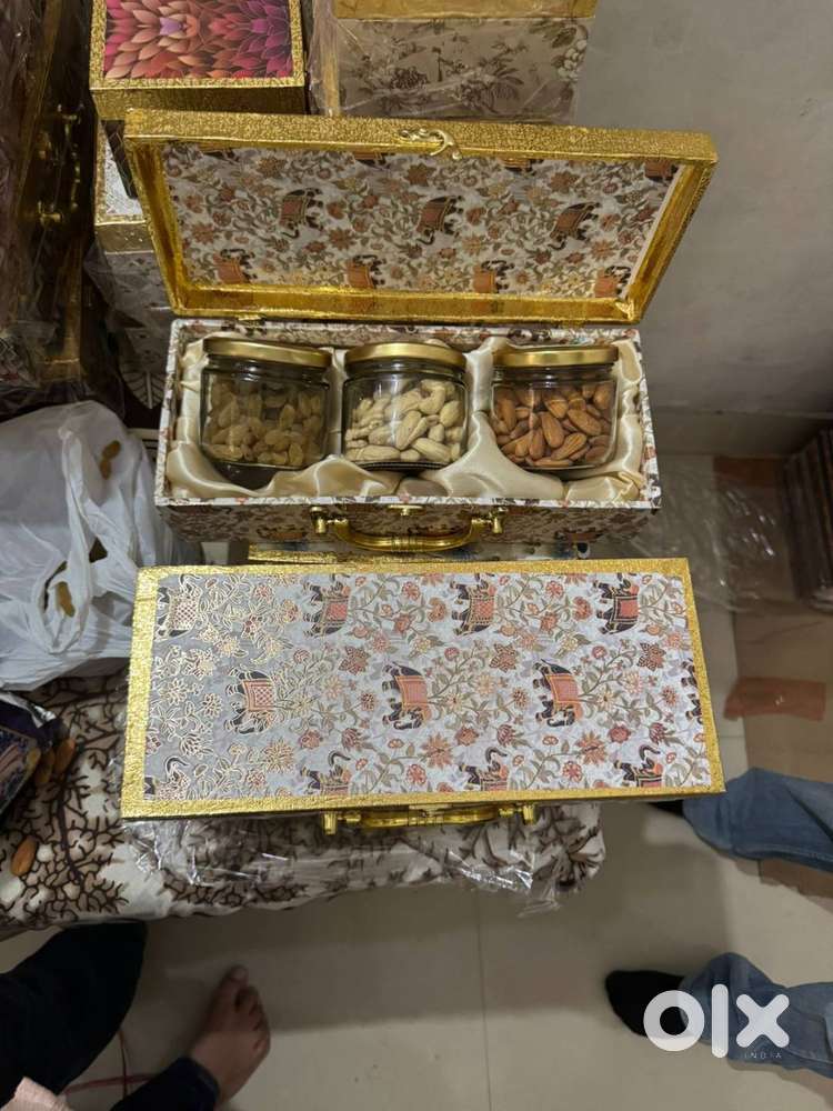 Diwali Dryfruits boxes fancy and all at bulk quantity