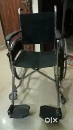 Folding wheel chair
